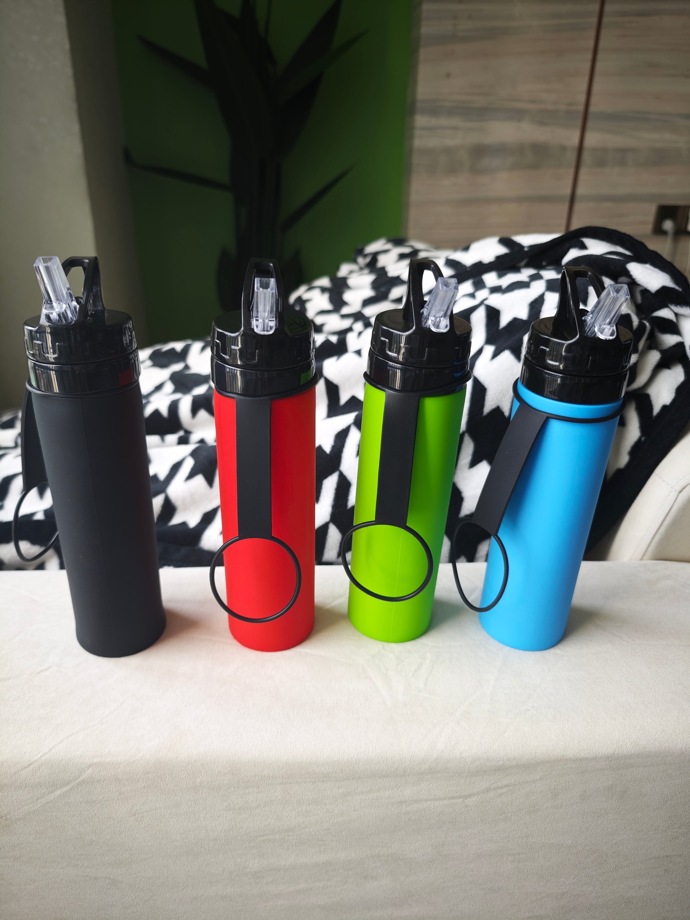 Foldable silicon water bottle
