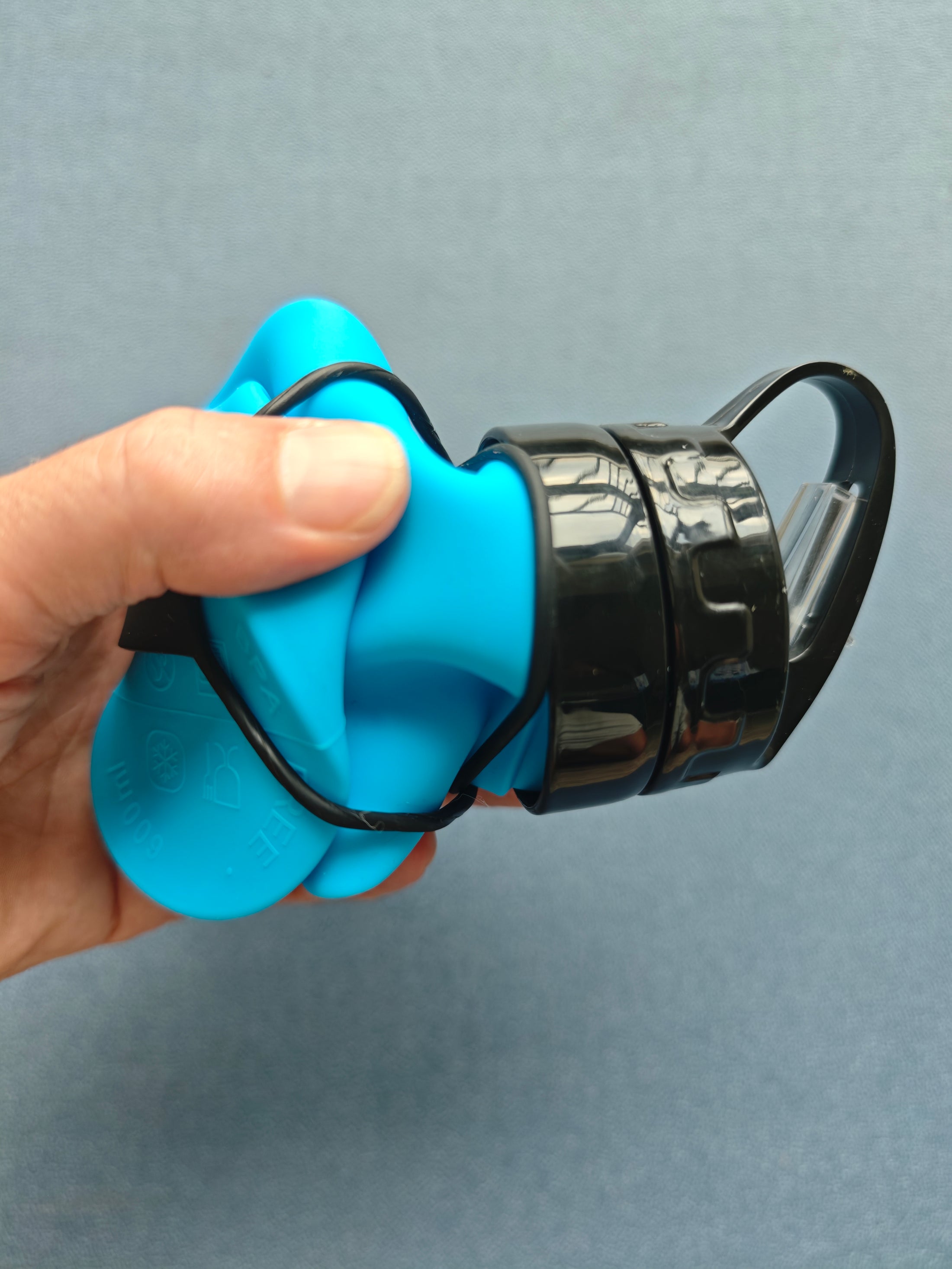 Foldable silicon water bottle