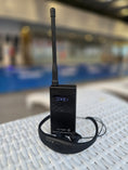 Bild in Galerie-Betrachter laden, Waterproof MP3/Push-To-Talk receiver headset + radio push-to-talk transmitter. BUNDLE. FOR MUSIC AND FOR COACHING
